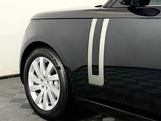 New 2025 Land Rover Range Rover SE image 13