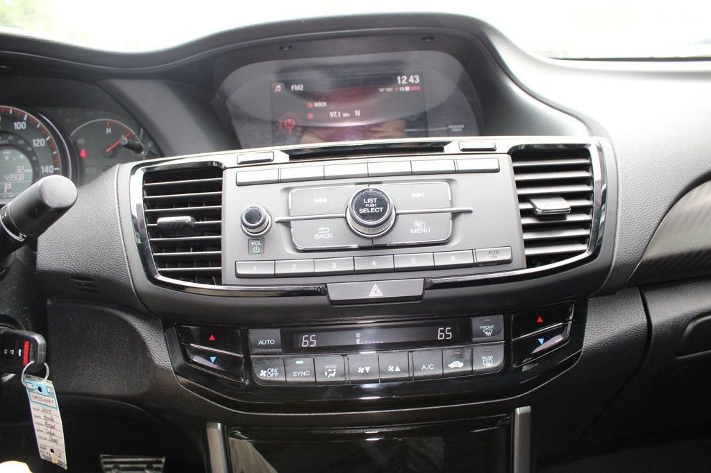 Used 2017 Honda Accord Sport image 21