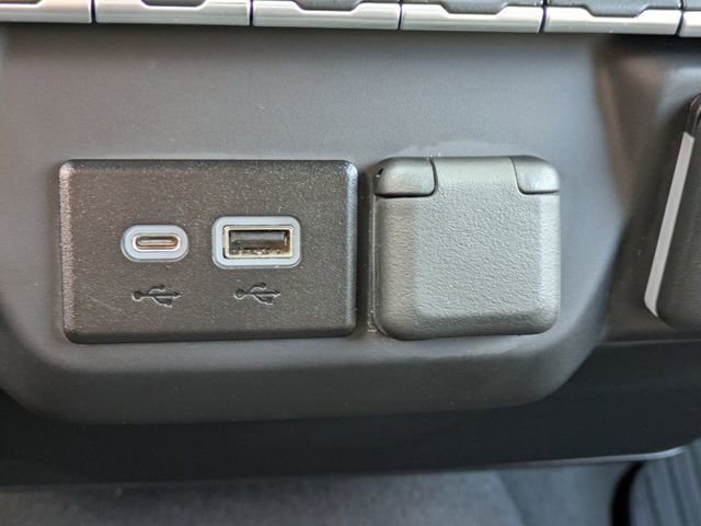 Used 2023 Chevrolet Silverado 1500 Custom image 22