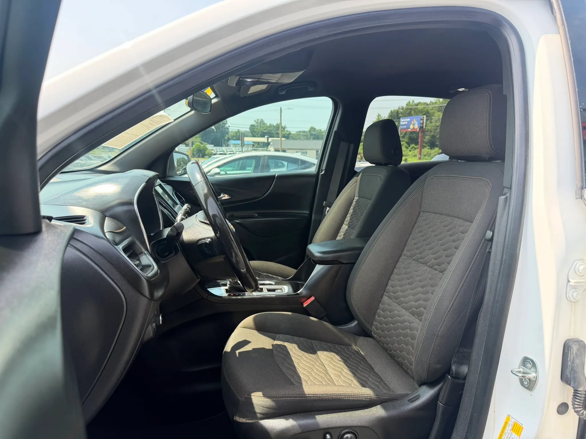 Used 2019 Chevrolet Equinox LT FWD image 10