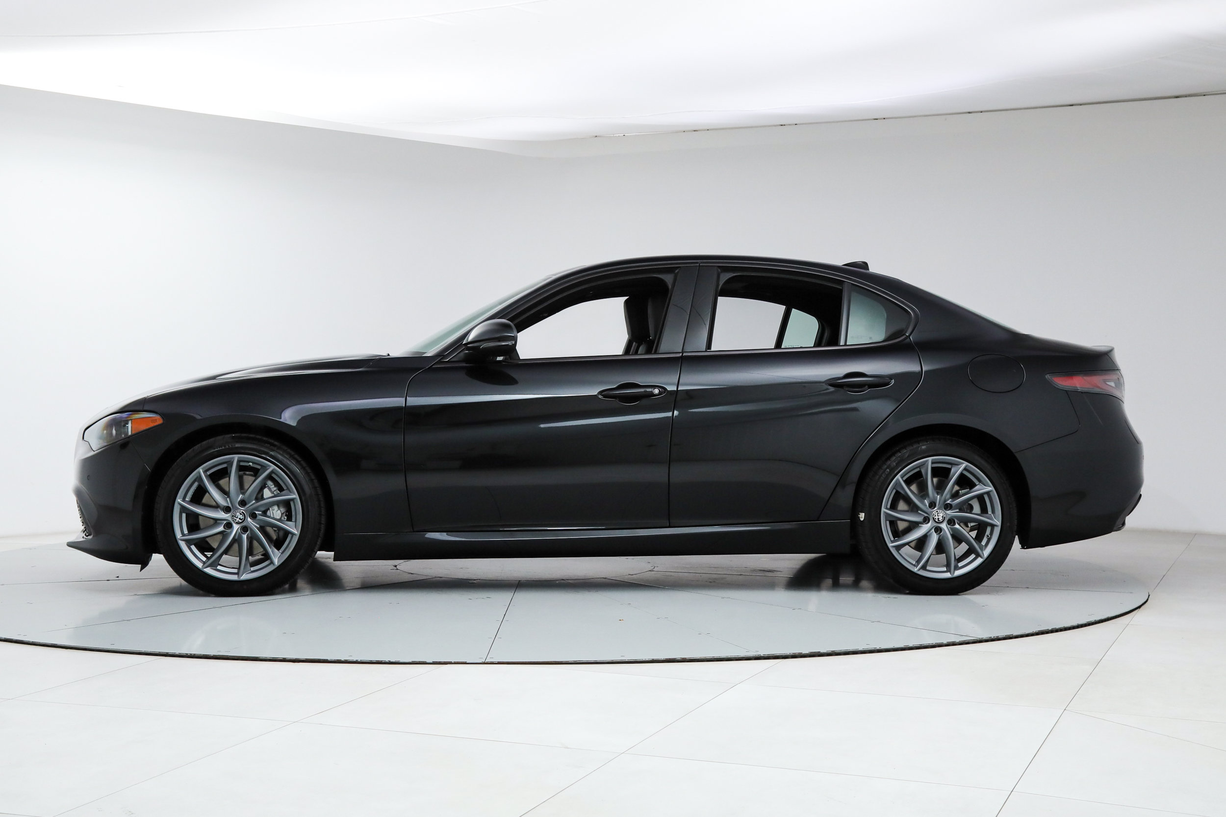 New 2026 Alfa Romeo Giulia w/ Driving Assist Package RWD image 2