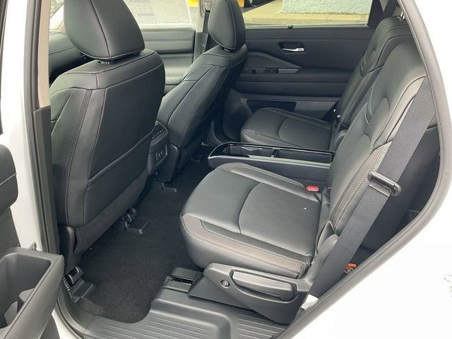 New 2026 Nissan Pathfinder SL w/ SL Premium Package image 12
