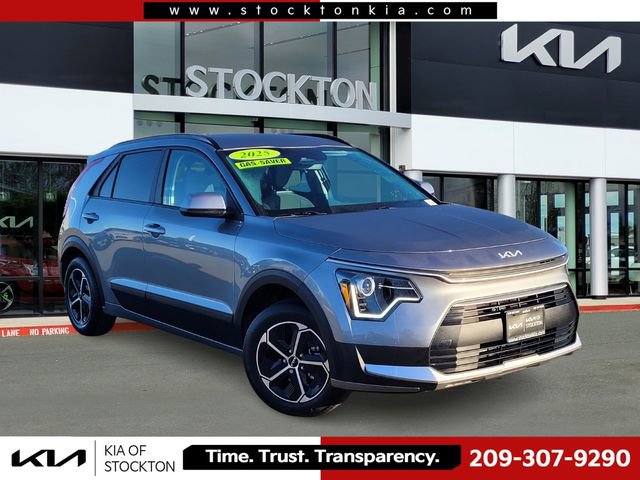 Used 2025 Kia Niro LX image 1