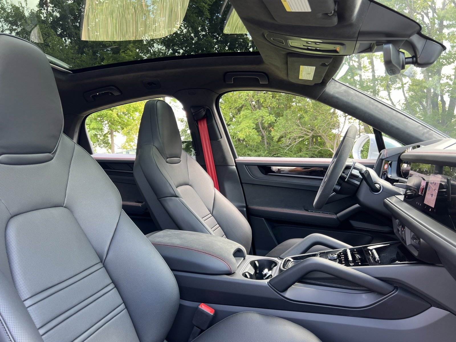 New 2026 Porsche Cayenne GTS image 23