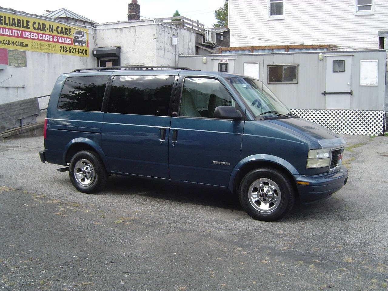 Used 2001 GMC Safari Passenger image 2