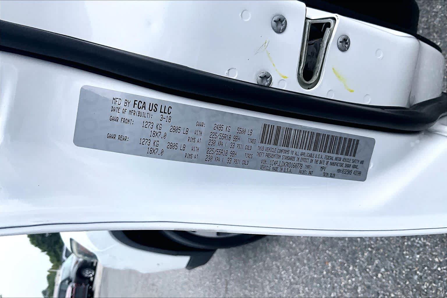 Used 2019 Jeep Cherokee Limited w/ Technology Group FWD image 36