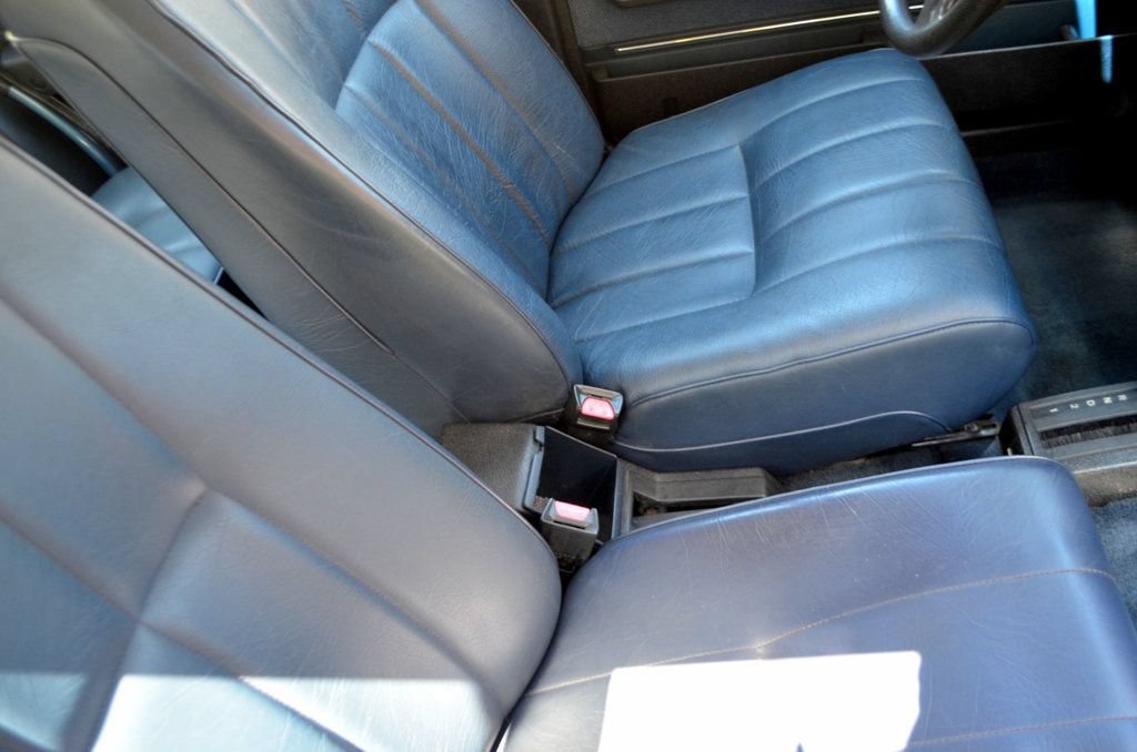 Used 1992 Volvo 240 Wagon RWD image 26