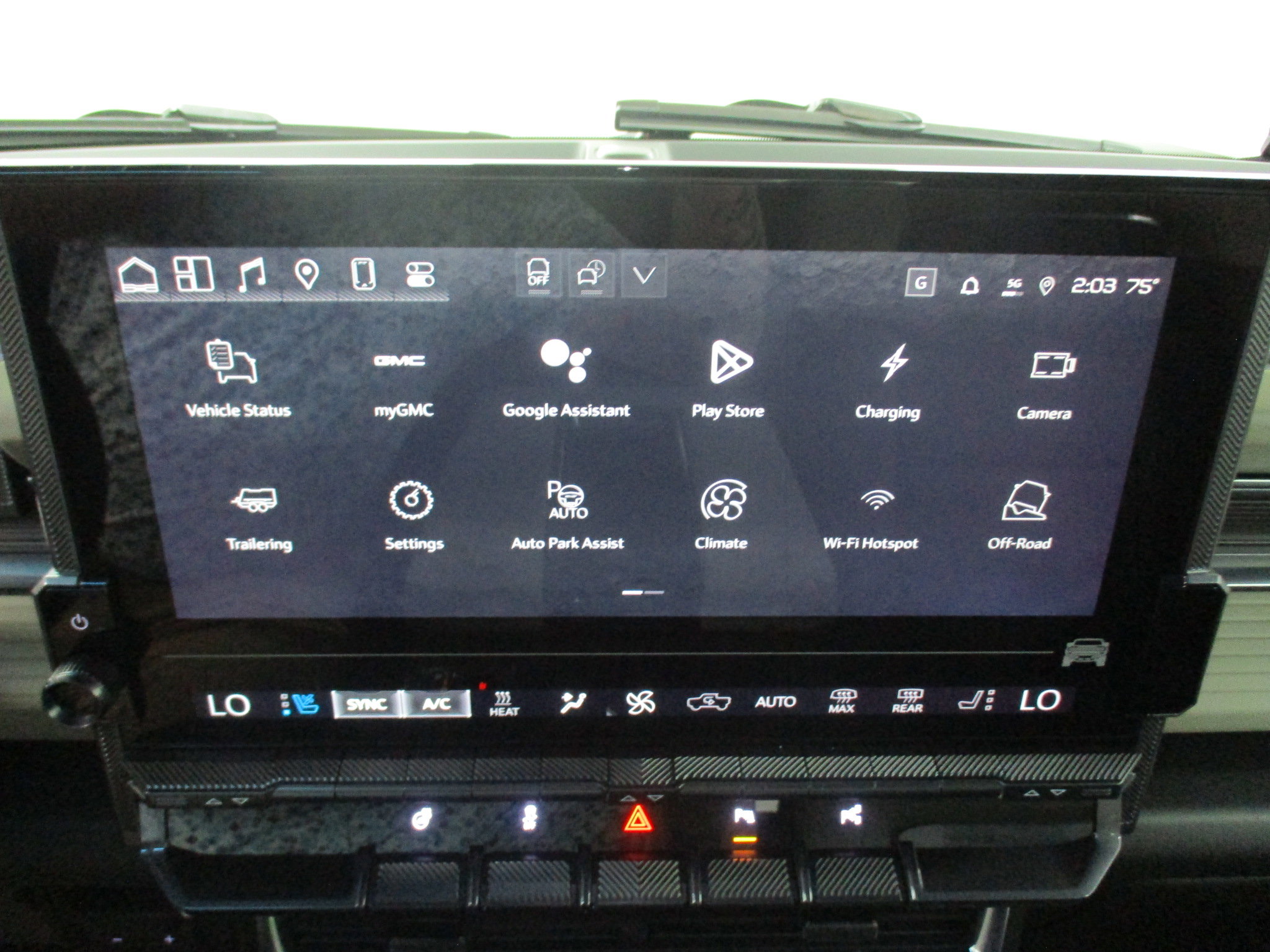New 2026 GMC Hummer EV 4x4 Crew Cab w/ LPO, Dark Essentials Package image 25