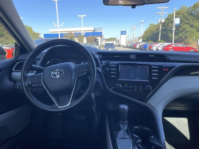 Used 2019 Toyota Camry LE FWD image 12