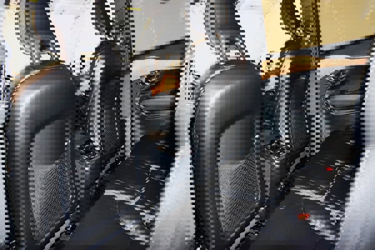 Used 2022 Volvo XC90 T6 Momentum w/ Advanced Package image 46