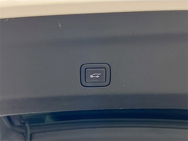 Used 2024 GMC Yukon XL SLT image 26