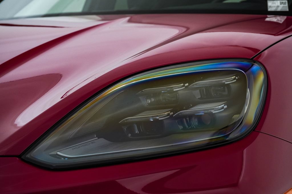 New 2026 Porsche Cayenne Coupe AWD/4WD image 7
