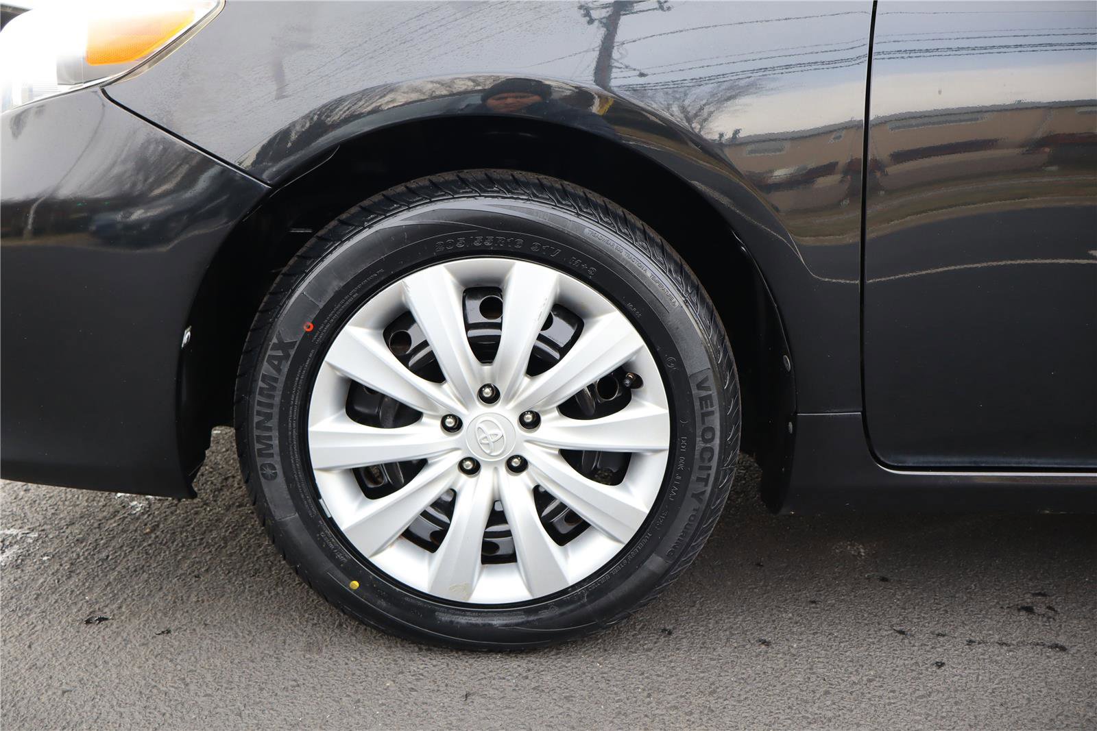 Used 2013 Toyota Corolla LE image 11