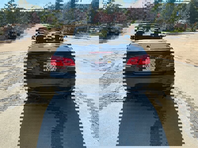Used 2009 BMW 335i Convertible image 18