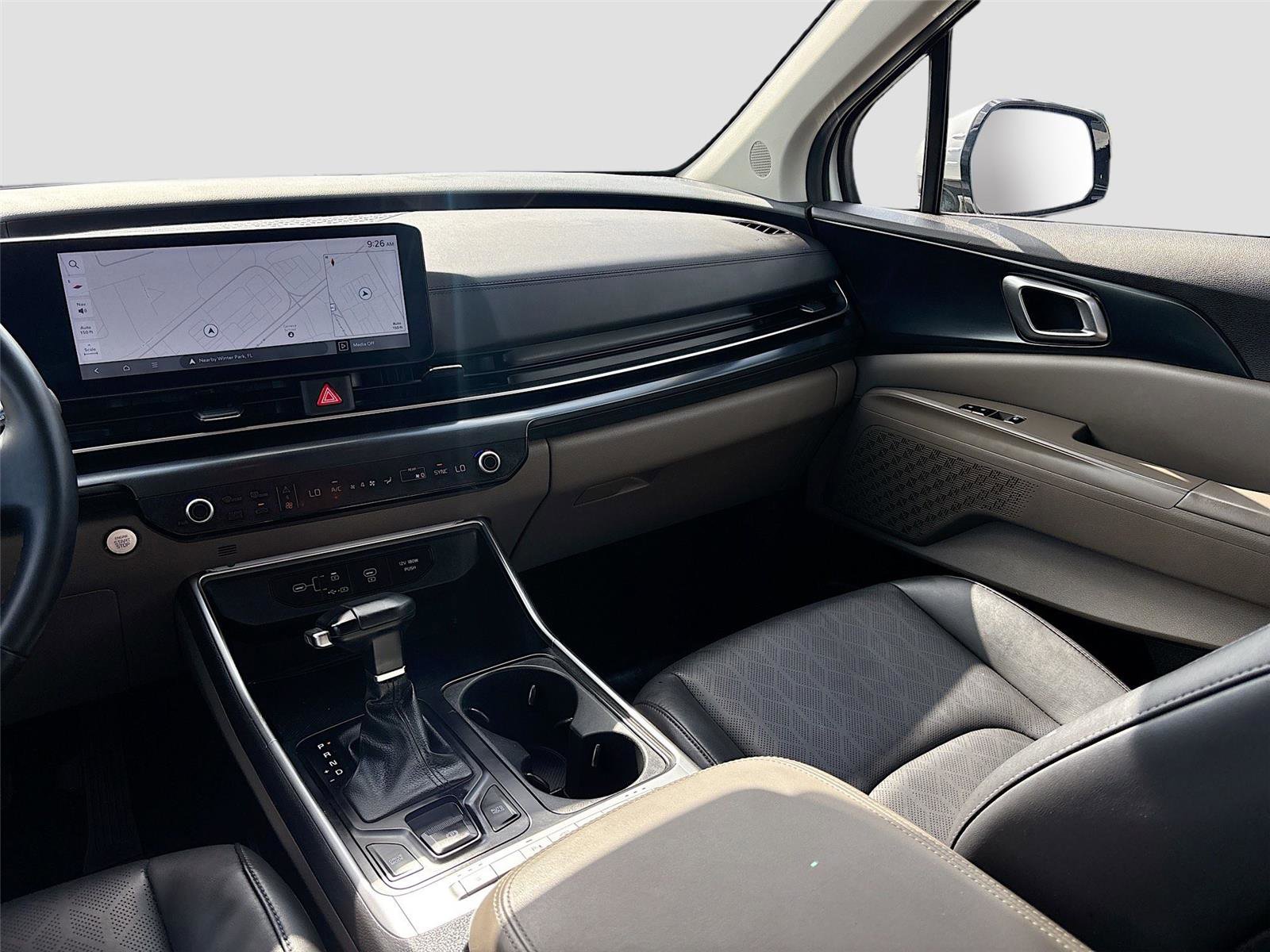 Used 2025 Kia Carnival FWD image 23