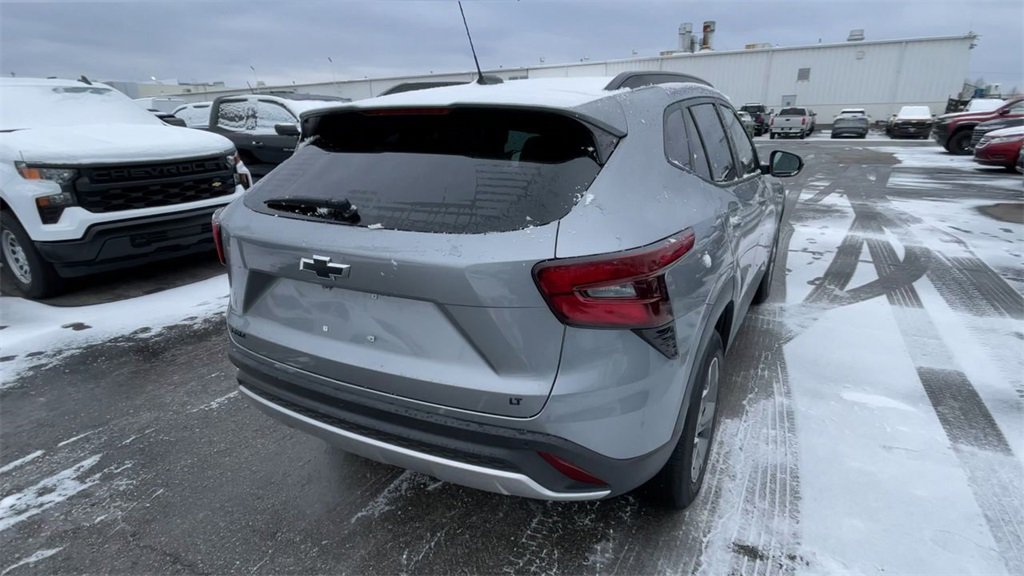 New 2026 Chevrolet Trax LT w/ Sunroof Package image 9