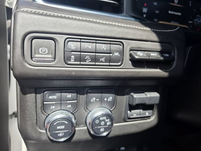 Used 2023 GMC Yukon Denali Ultimate AWD/4WD image 25