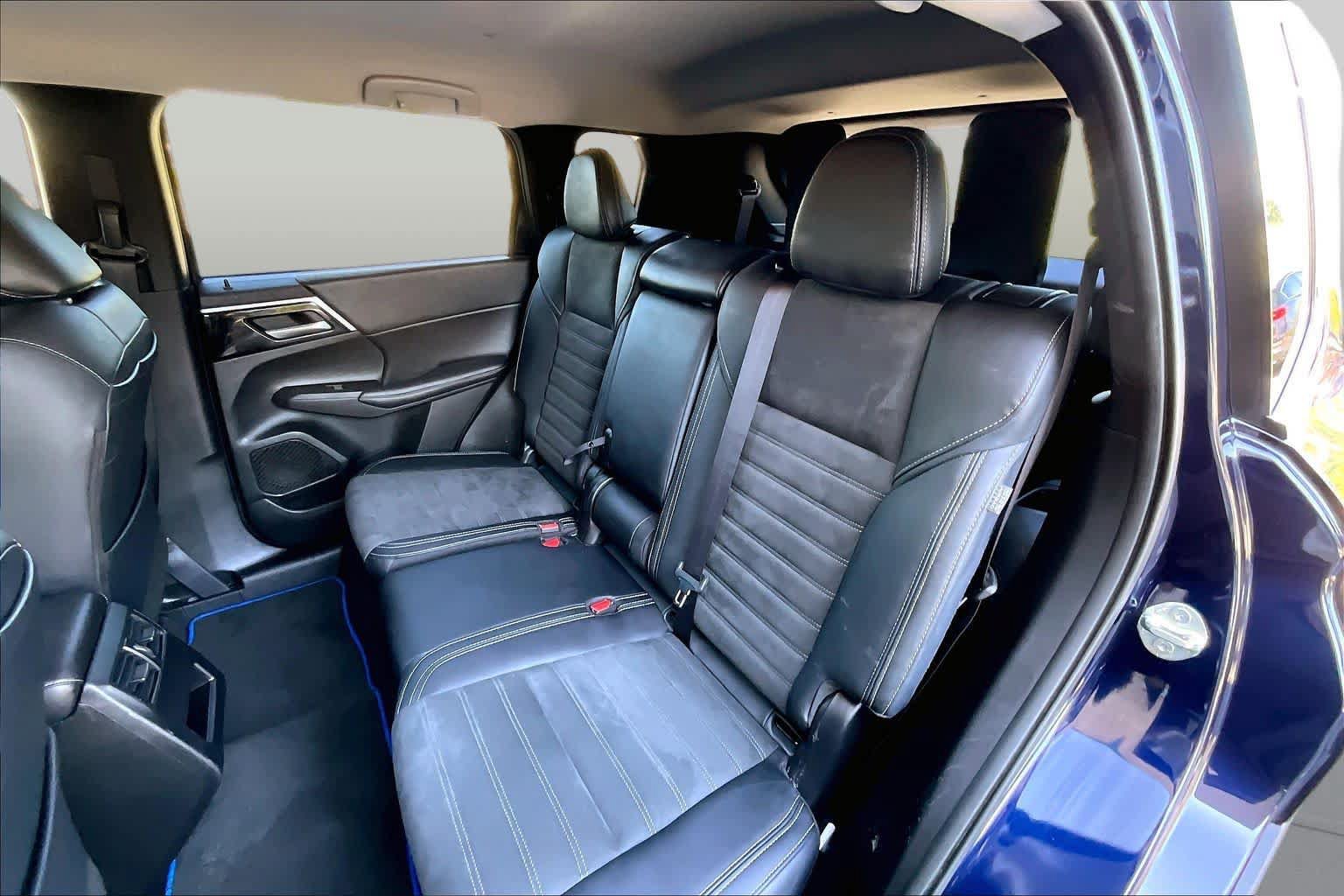 Used 2025 Mitsubishi Outlander SE AWD/4WD image 21