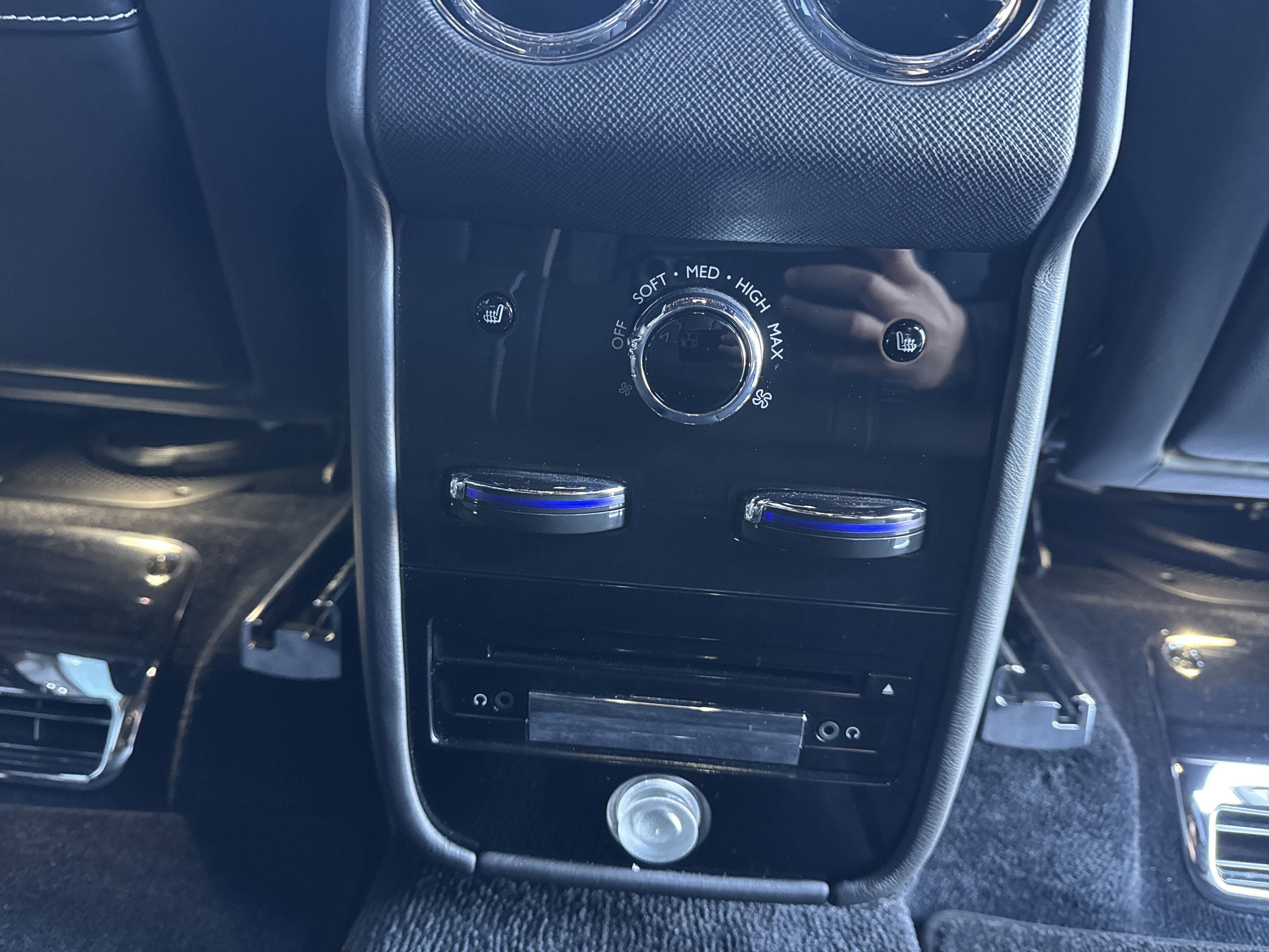 Certified 2022 Rolls-Royce Cullinan image 39