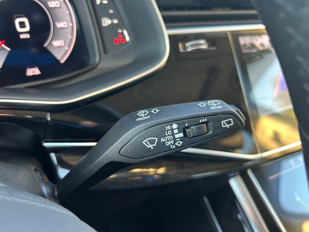 Used 2023 Audi Q7 2.0T Premium w/ Towing Package image 22