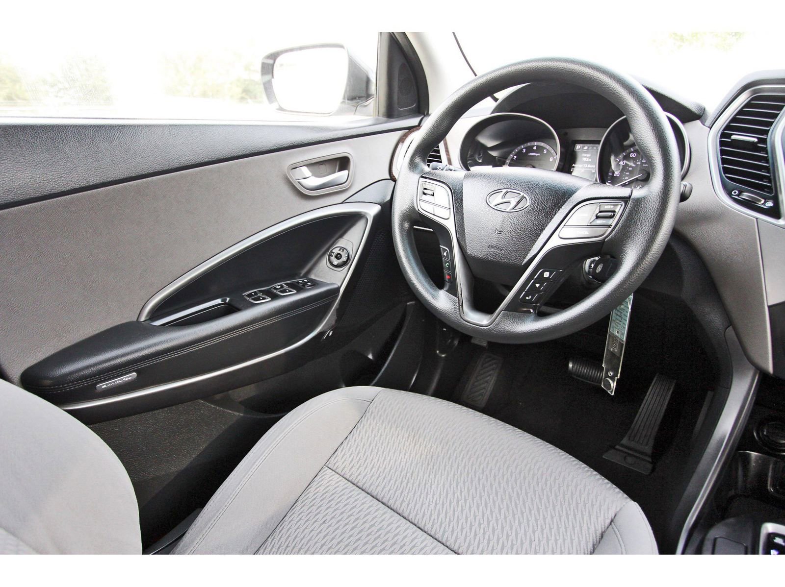 Used 2018 Hyundai Santa Fe Sport FWD image 11