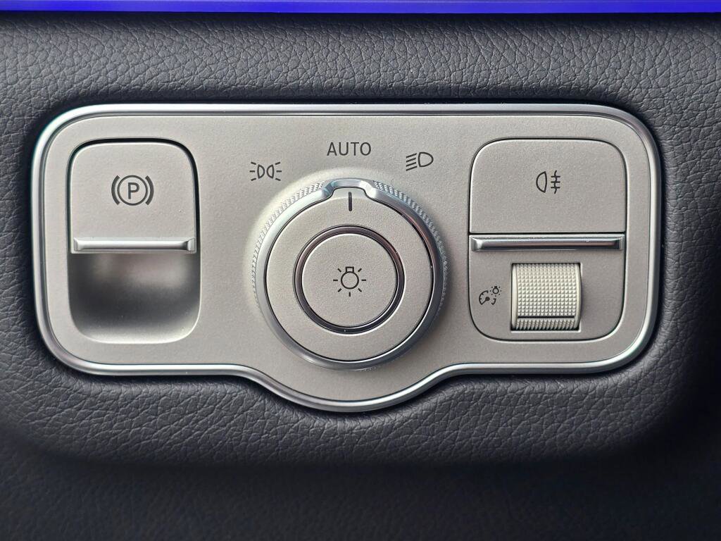 Certified 2025 Mercedes-Benz GLE 580 4MATIC image 37