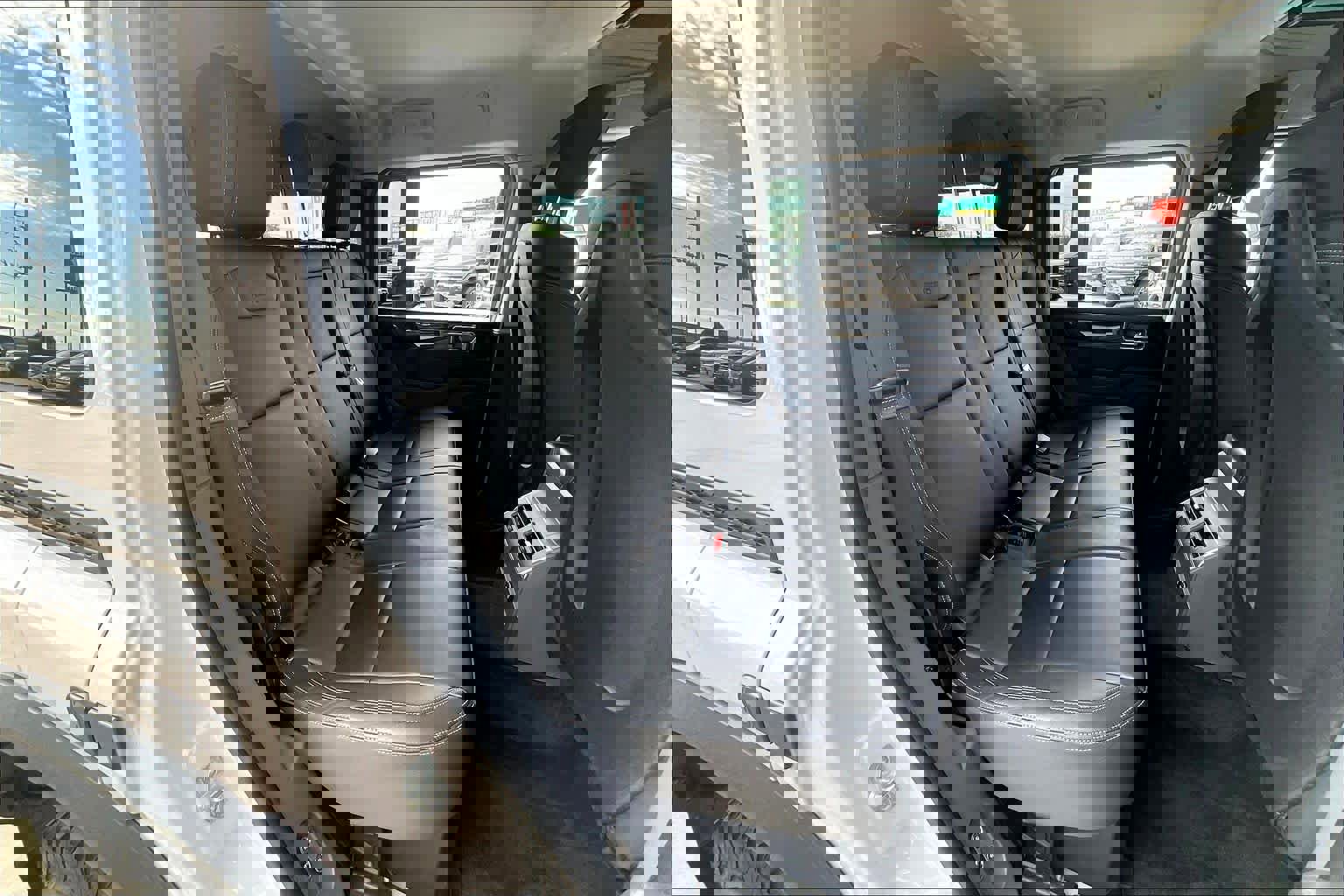 Used 2024 INEOS Grenadier Fieldmaster Edition image 20