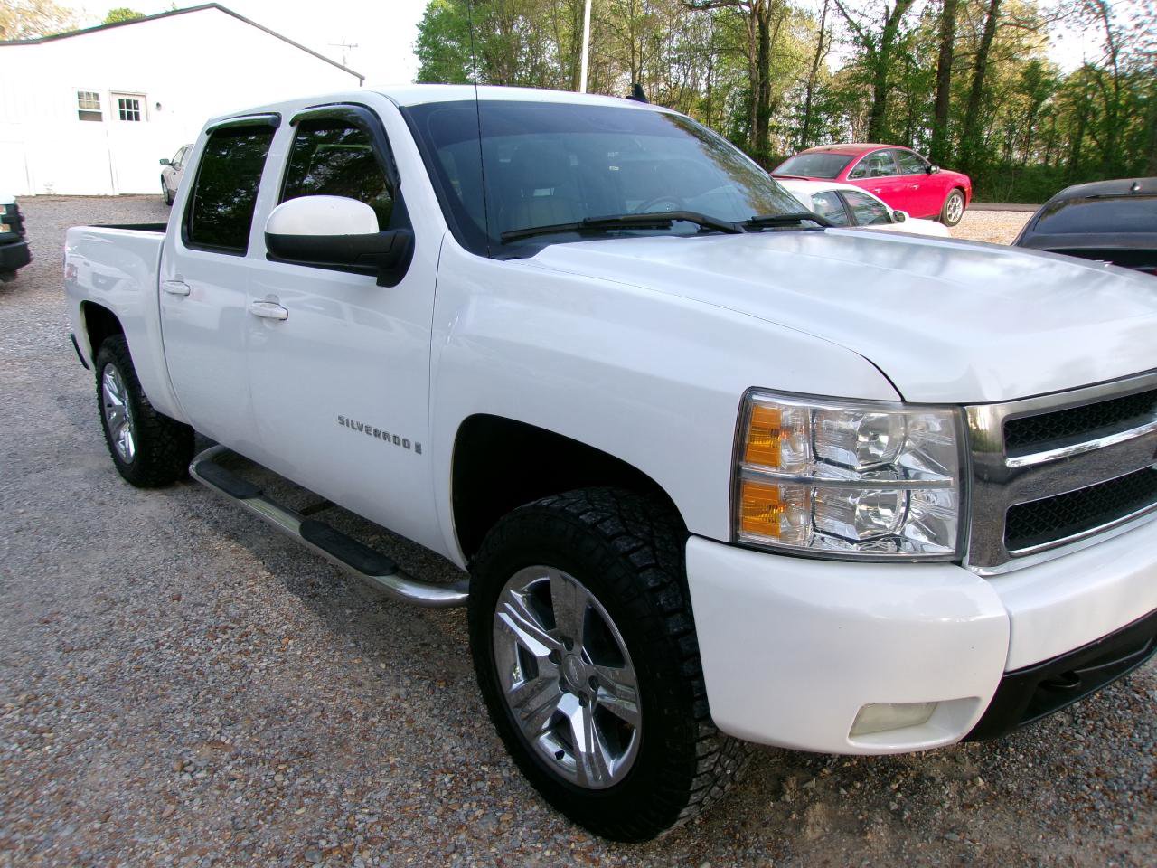 Used 2007 Chevrolet Silverado 1500 LTZ w/ Safety Package AWD/4WD image 5
