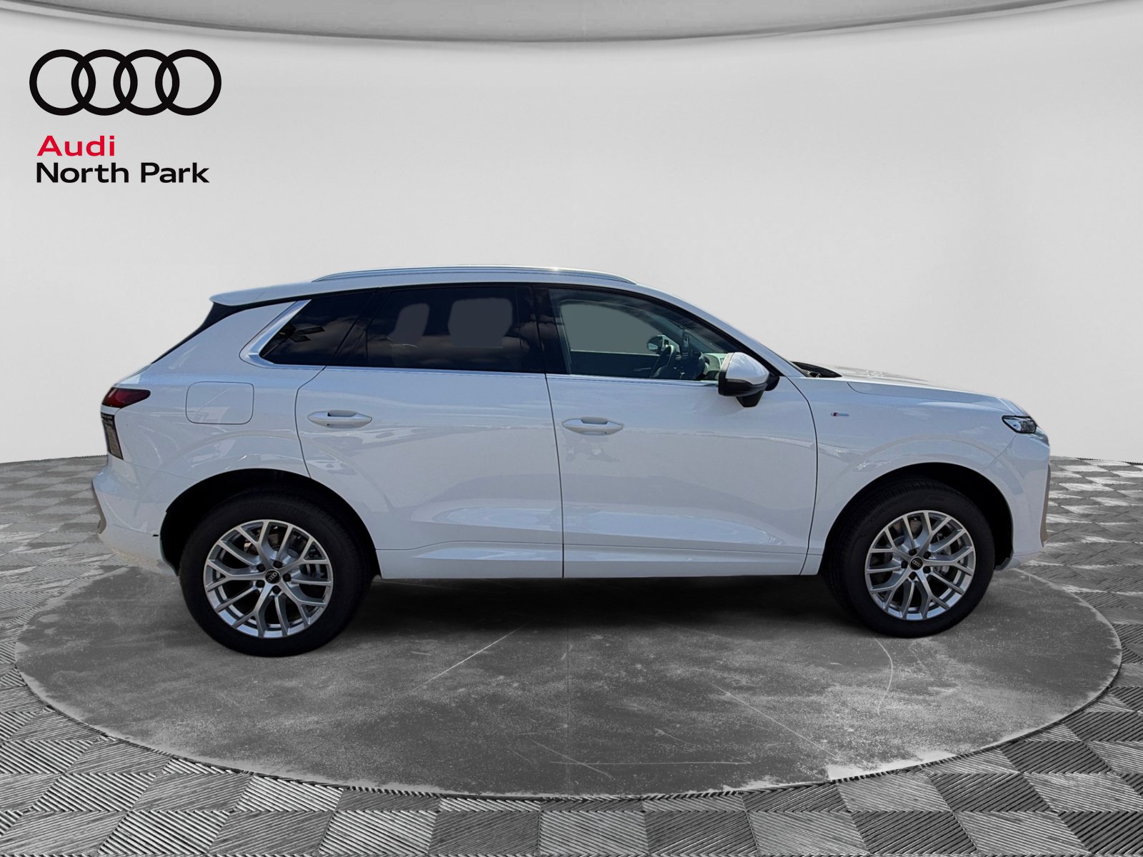 New 2026 Audi Q3 quattro 2.0T AWD/4WD image 6