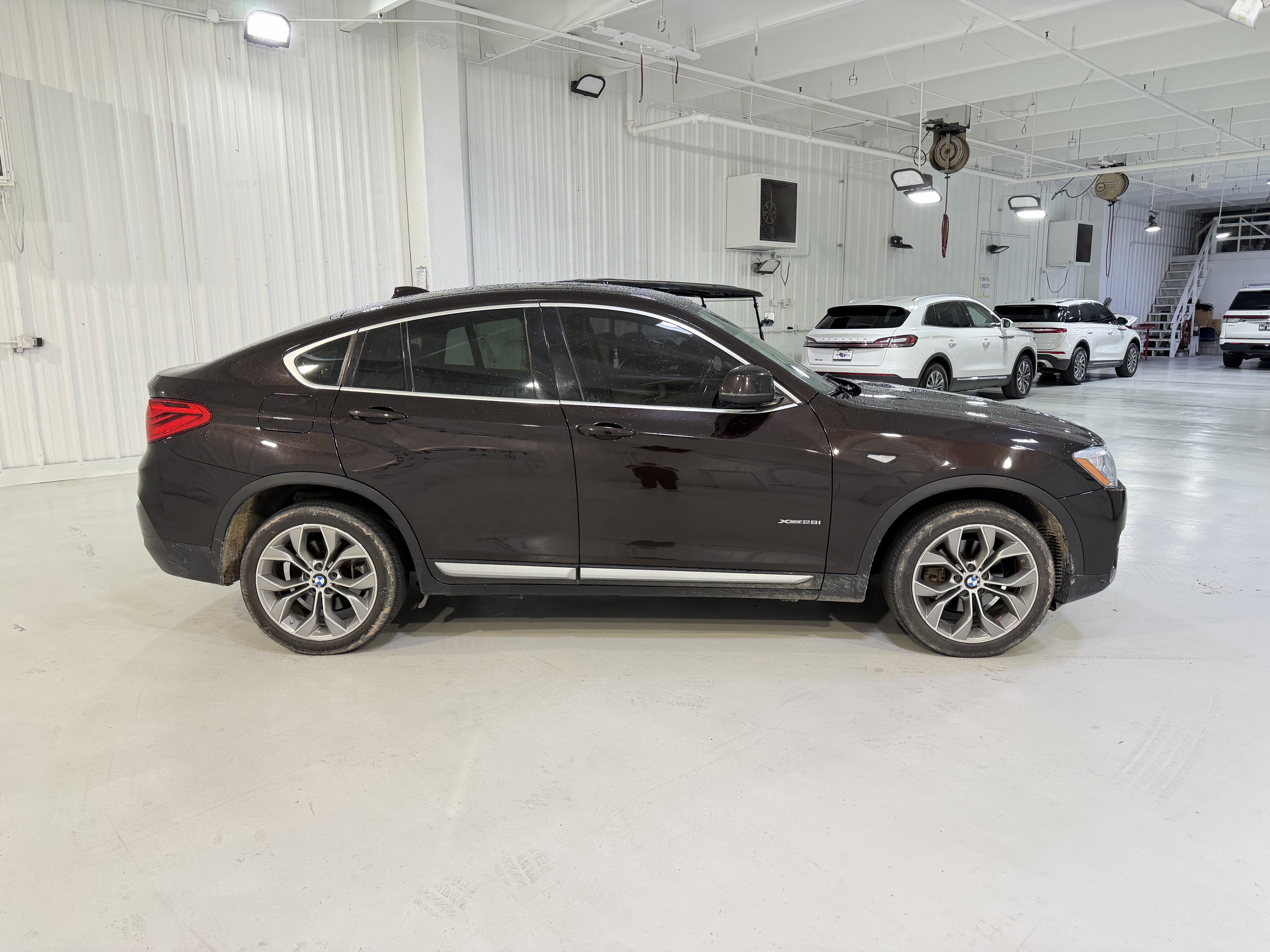 Used 2016 BMW X4 xDrive28i AWD/4WD image 3