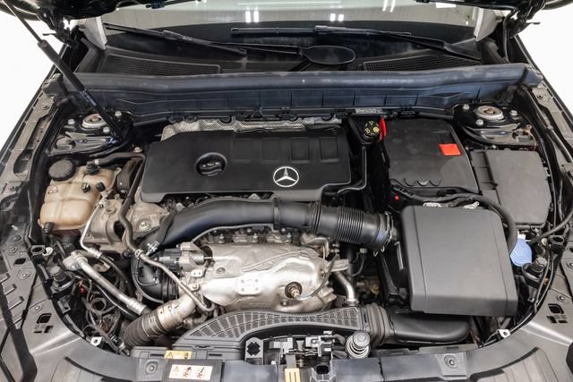 Used 2020 Mercedes-Benz GLB 250 4MATIC image 3