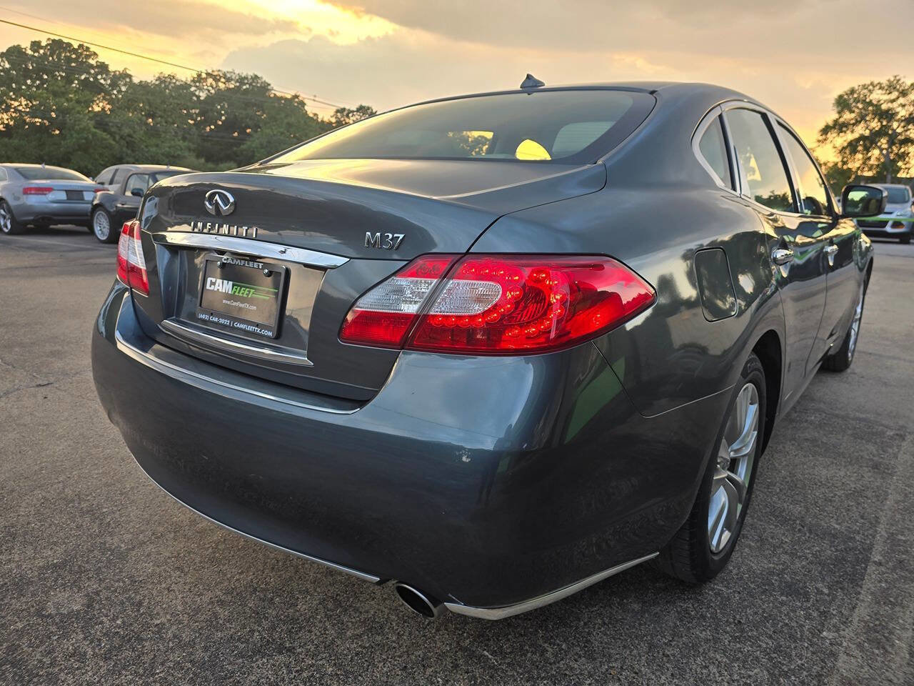 Used 2012 INFINITI M37 w/ Premium Pkg image 8