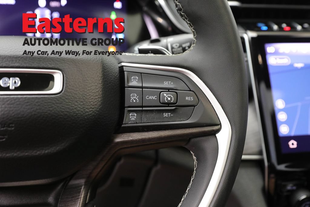 Used 2022 Jeep Grand Cherokee Limited 4xe AWD/4WD image 16