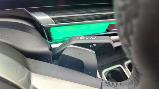 Used 2025 BMW 740i image 42