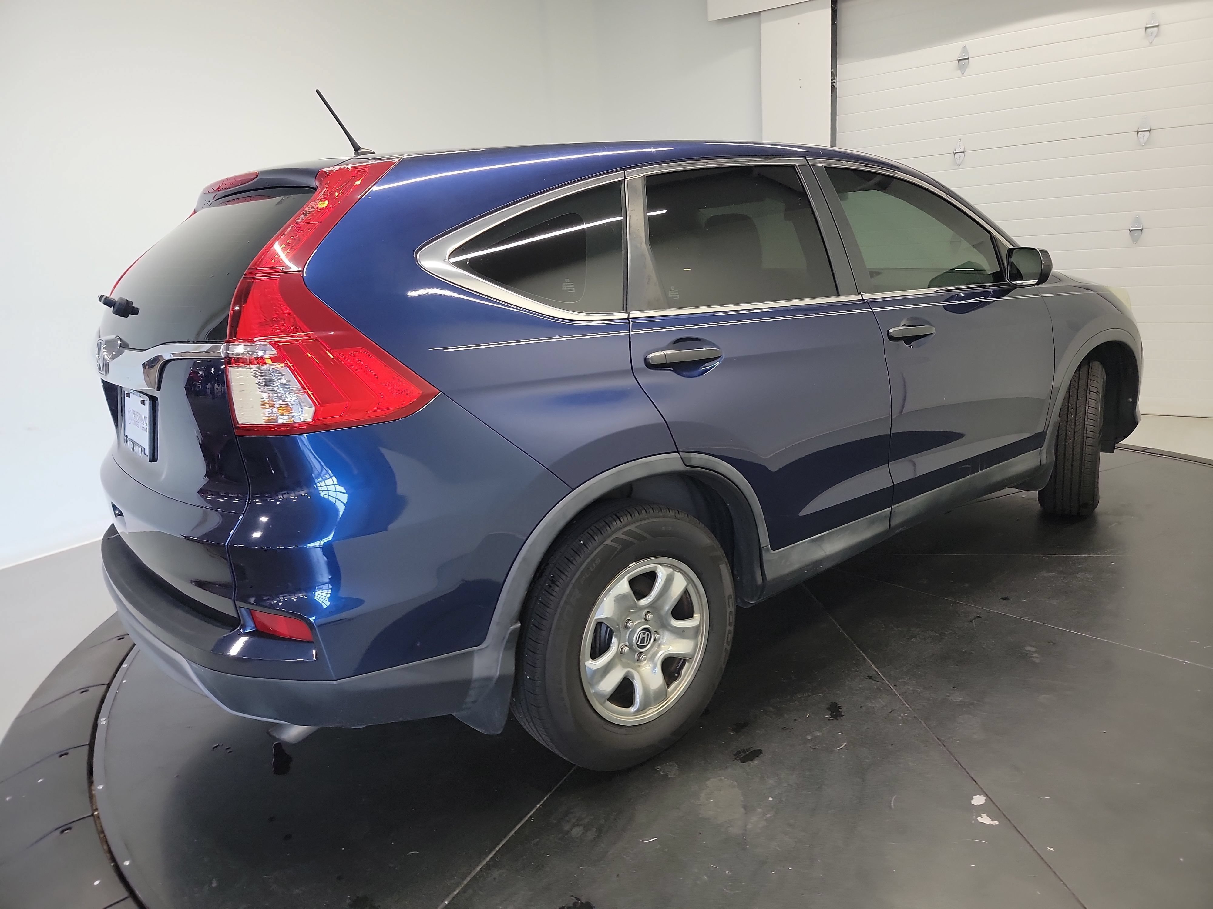 Used 2015 Honda CR-V LX image 9