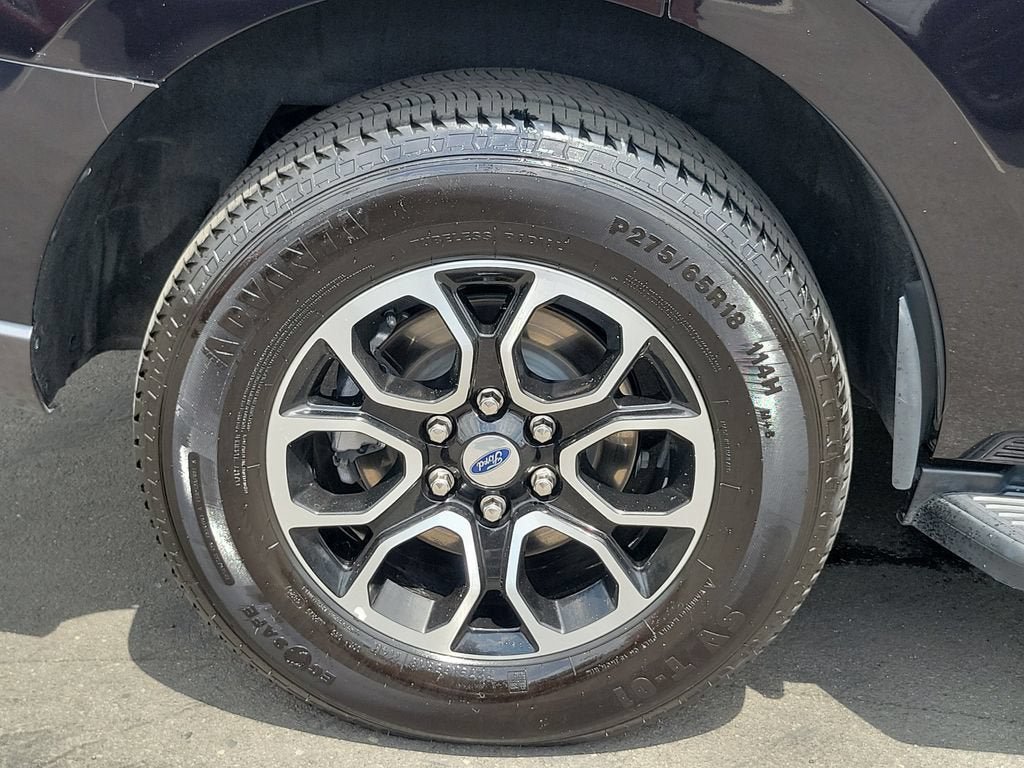 Used 2024 Ford Expedition XLT RWD image 6