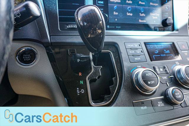 Used 2017 Toyota Sienna XLE w/ XLE Navigation Package image 35