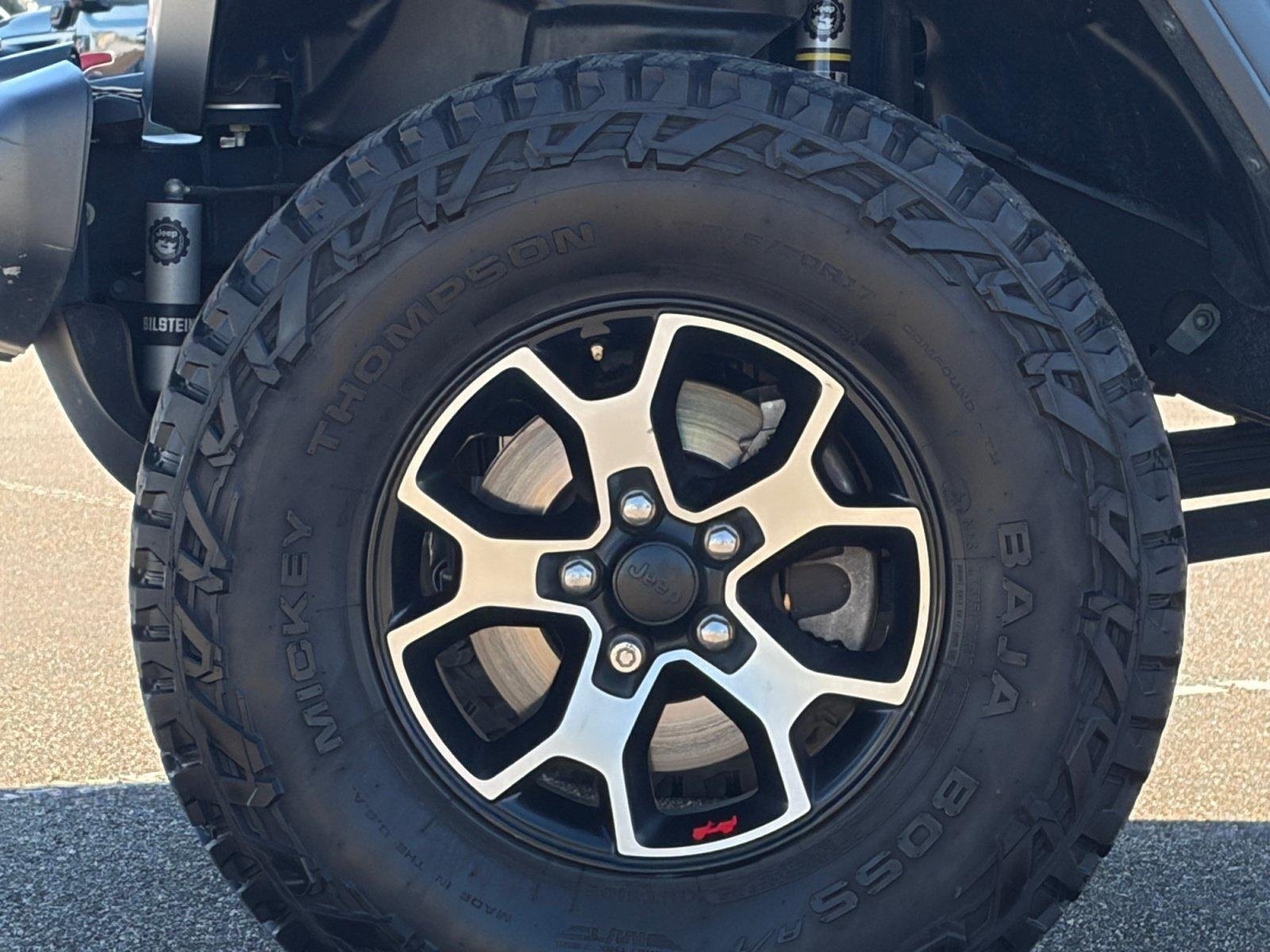 Used 2021 Jeep Wrangler Unlimited Rubicon w/ Cold Weather Group AWD/4WD image 12