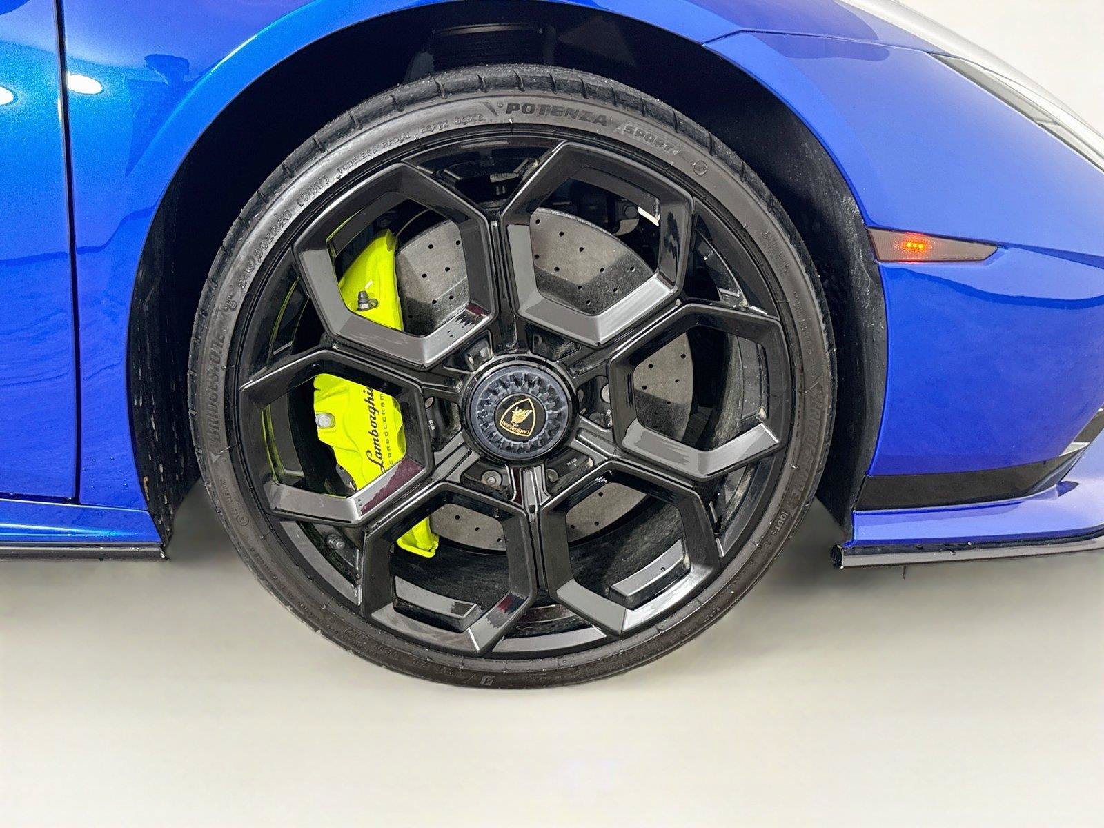 Used 2023 Lamborghini Huracan Tecnica RWD image 23