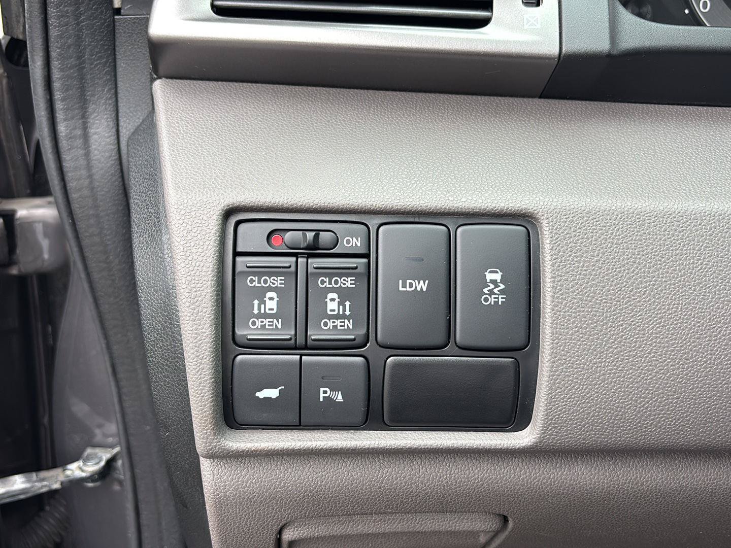 Used 2015 Honda Odyssey Touring Elite image 37