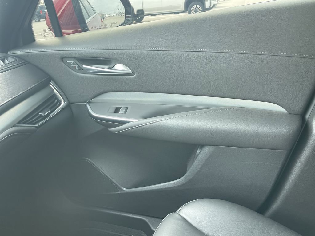 Used 2023 Cadillac XT4 Premium Luxury image 32