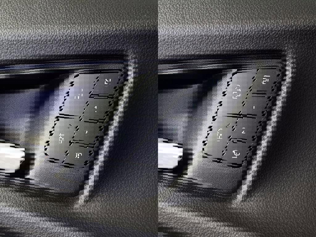 New 2026 Chevrolet Equinox RS w/ Convenience Package III image 23