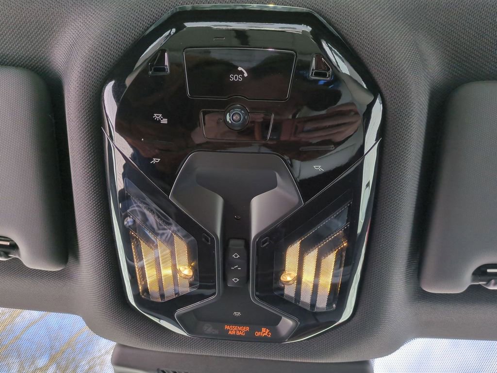 New 2026 BMW 550e xDrive w/ Executive Package image 18