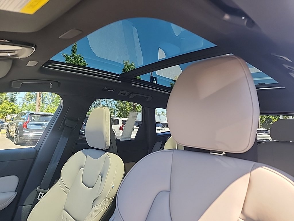 New 2026 Volvo XC60 T8 Plus w/ Climate Package AWD/4WD image 15