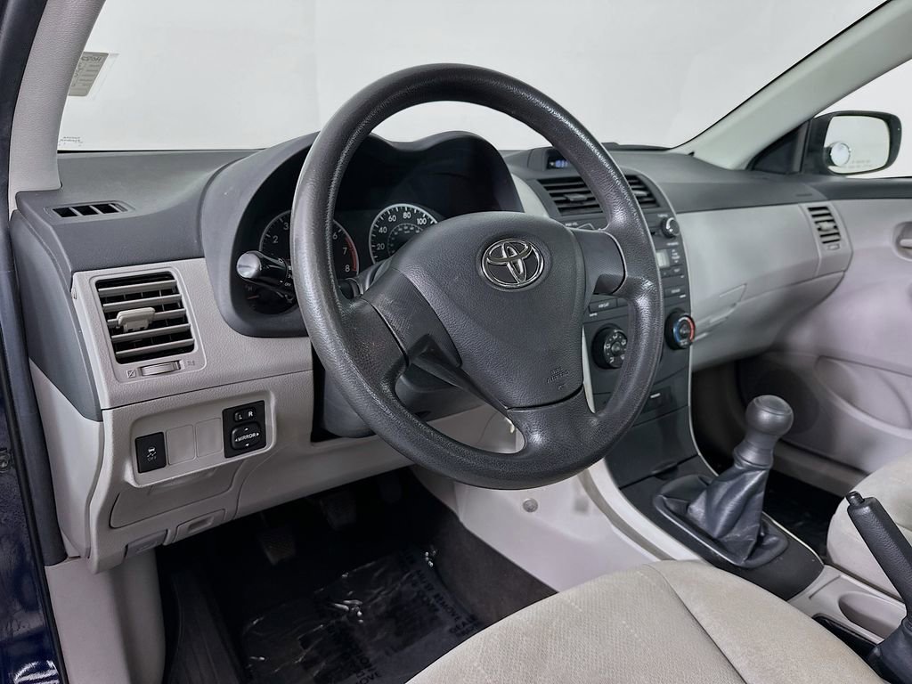 Used 2013 Toyota Corolla L FWD image 10