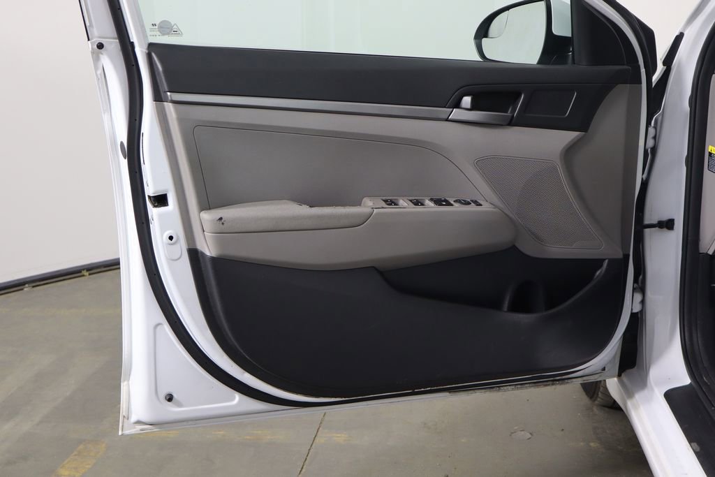 Used 2017 Hyundai Elantra SE FWD image 18