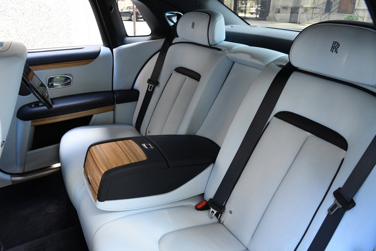 Used 2022 Rolls-Royce Ghost w/ Ghost Package image 12