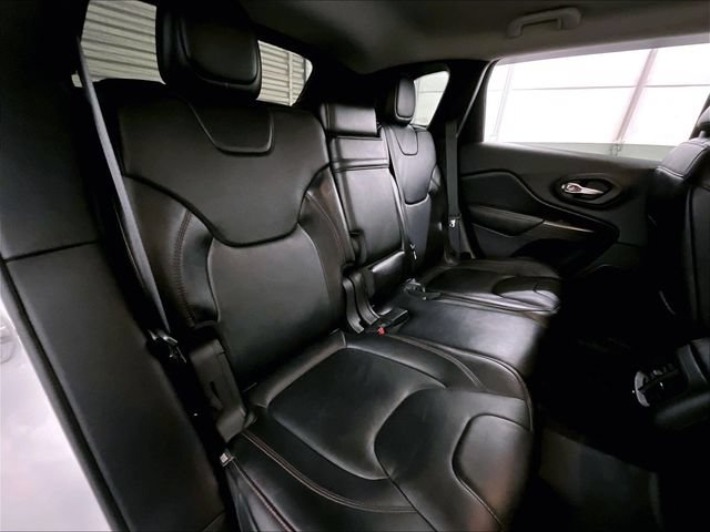Used 2015 Jeep Cherokee Trailhawk w/ Leather Interior Group AWD/4WD image 27