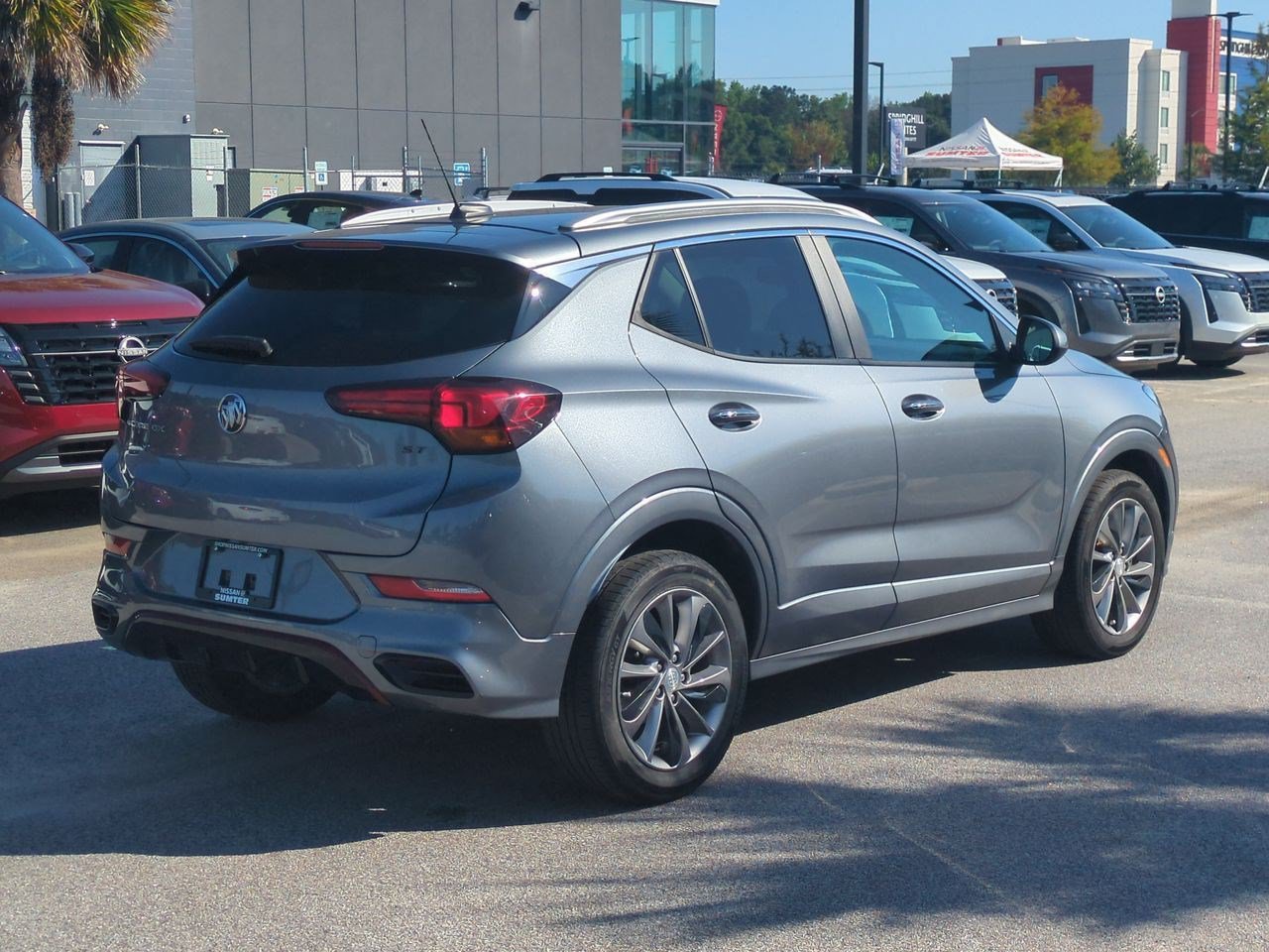 Used 2022 Buick Encore GX Preferred w/ Sport Touring Package FWD image 4