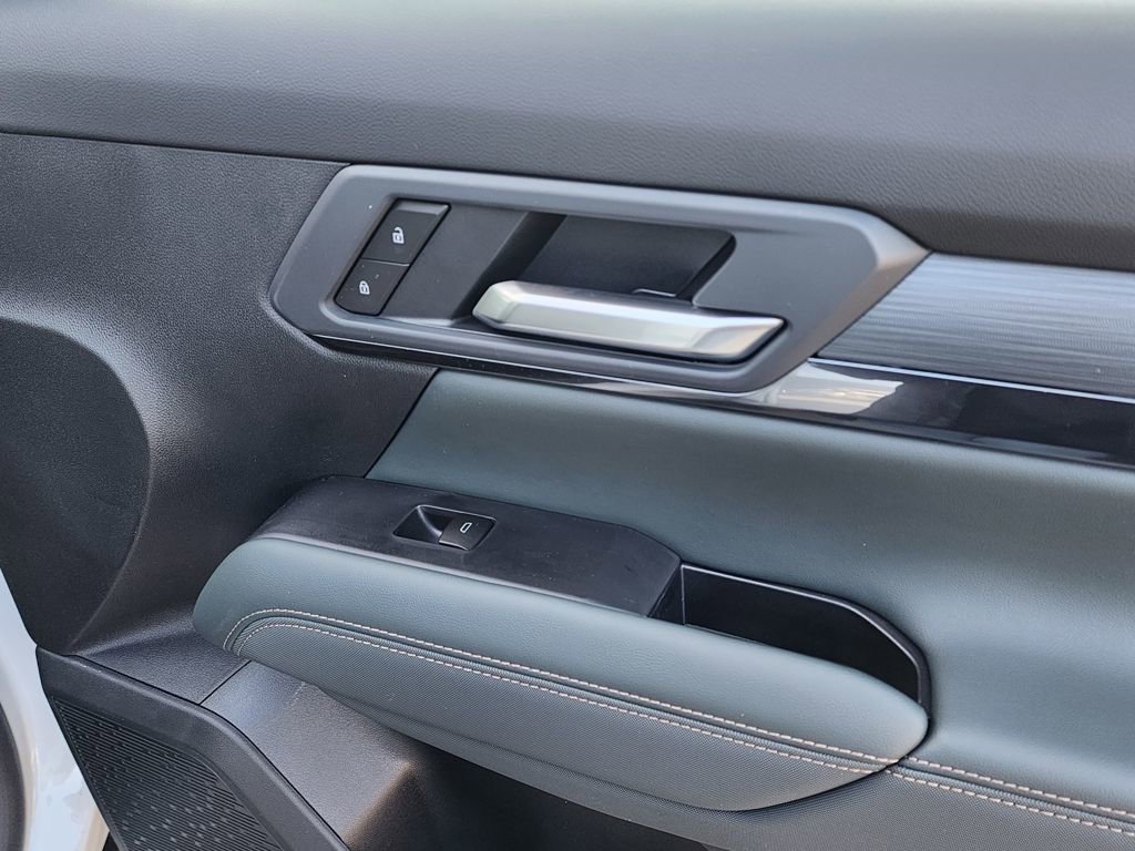 New 2026 GMC Terrain AT4 w/ Convenience Package III image 39